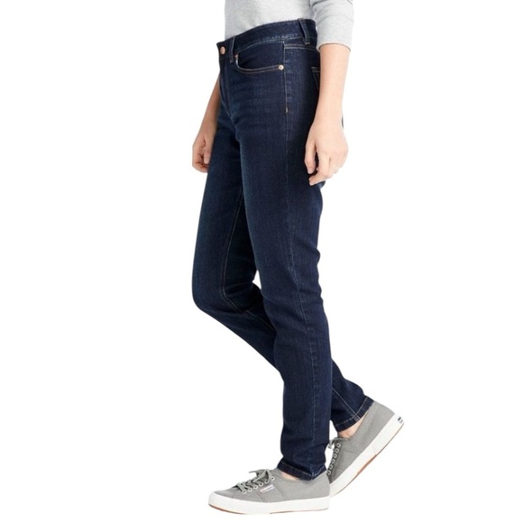 L.L. Bean Skinny Leg Favorite Fit Jeans in Dark Blue Size 8 PETITE -- LIKE NEW!! - Picture 4 of 9